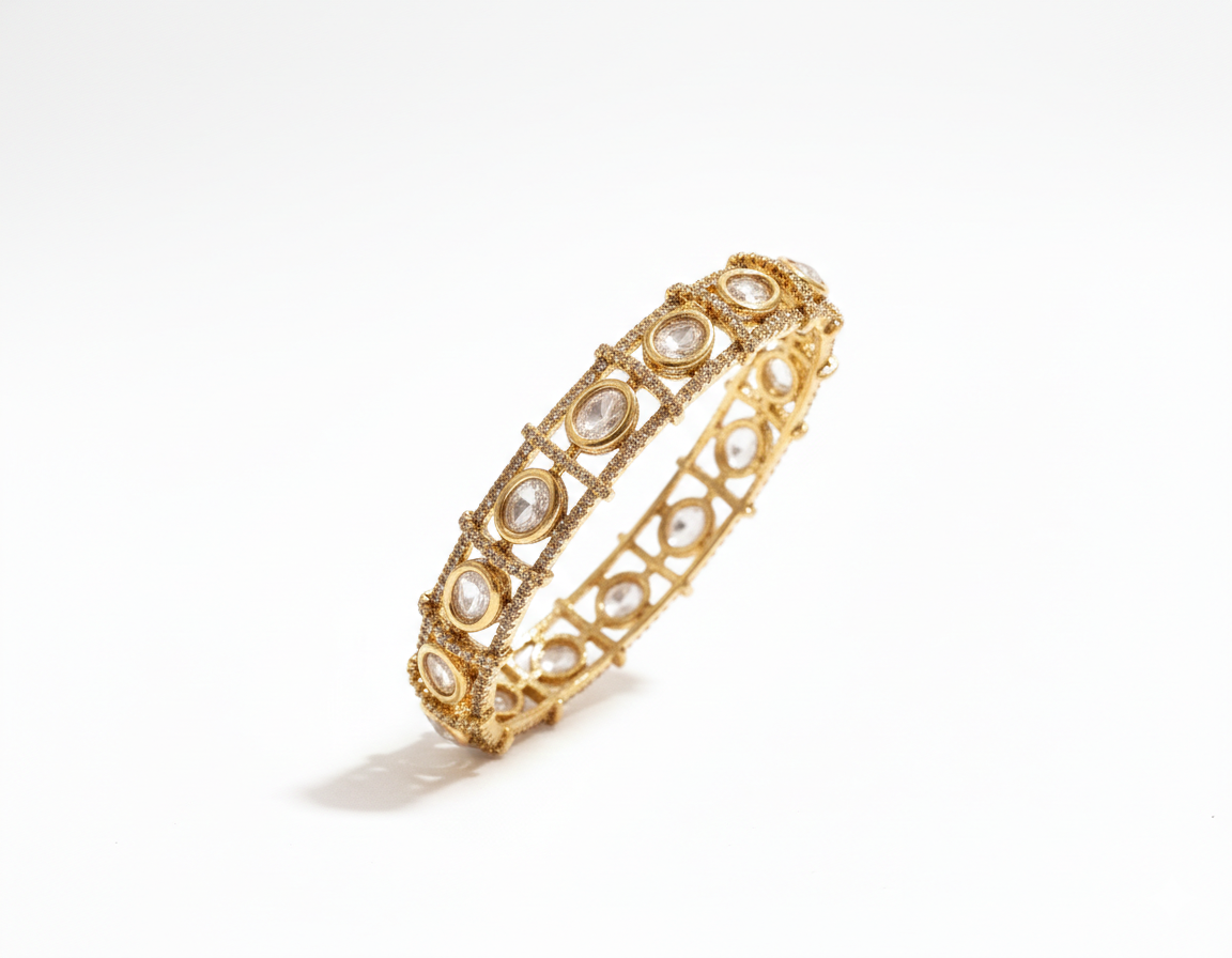 Itrani Elegant Kada Look Bracelet with Moissanite Stone