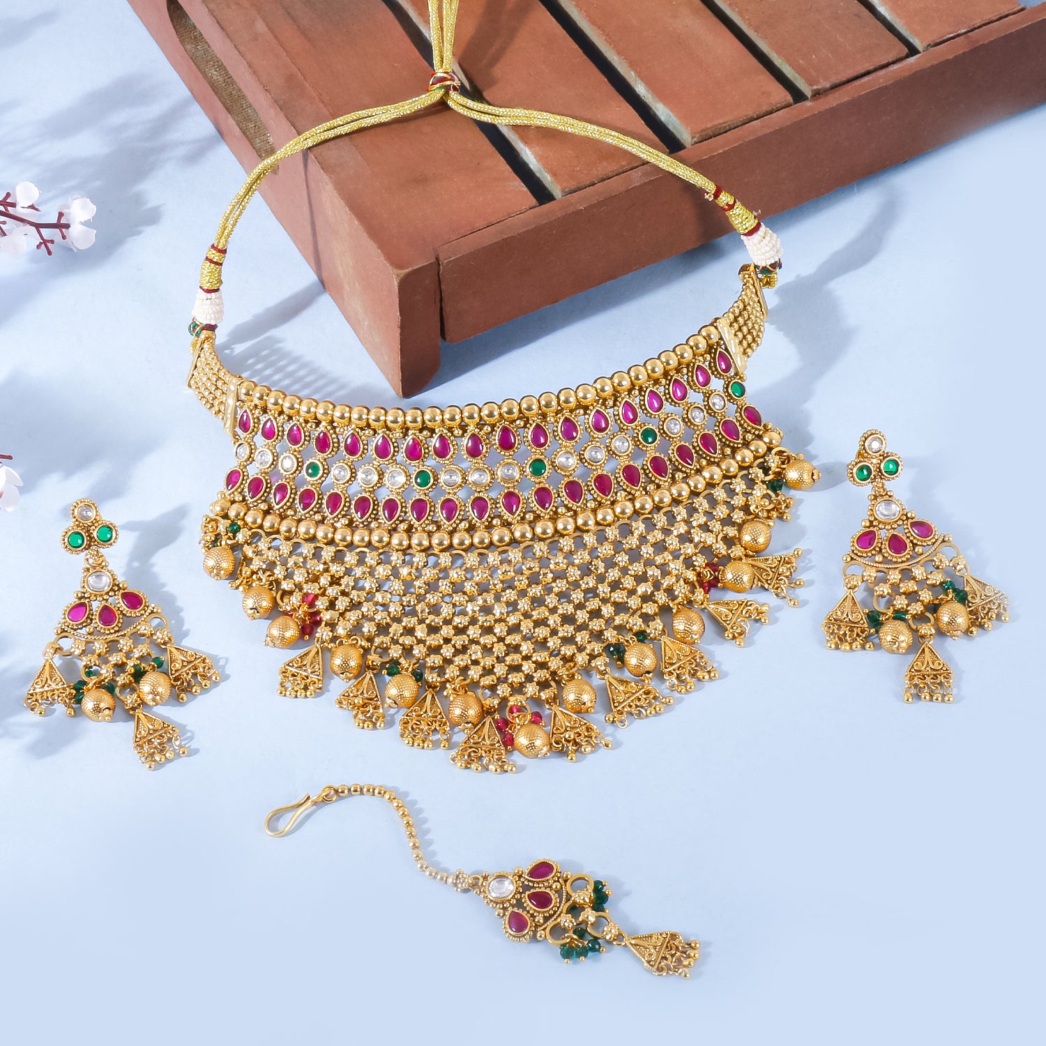 Itrani Rajwadi Net Design Gold Choker Set