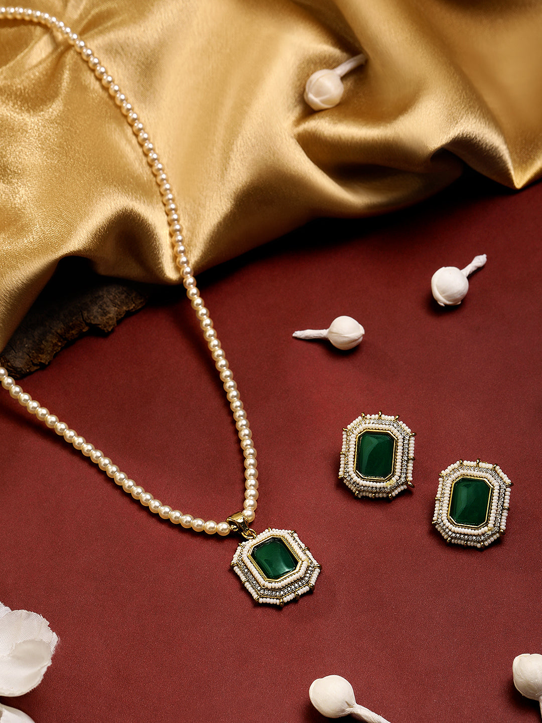 Itrani Square Emerald centre Stone With Pearl Mala Pendant Necklace Set – Anti-Tarnish Brass Jewelry with Green Color Stone