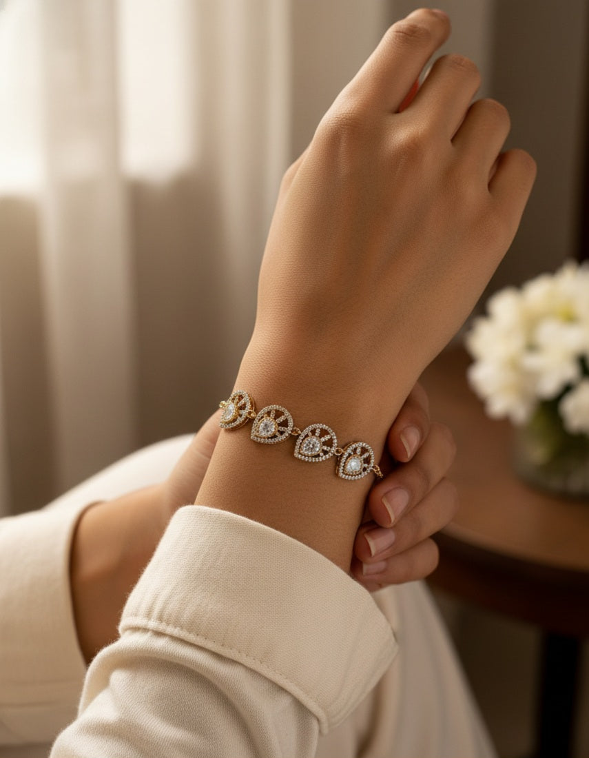 Itrani Royal Sparkle Leaf Style Brass Adjustable Bracelet – Anti-Tarnish Designer Bracelet with Moissanite Stones for Festive & Party Wear