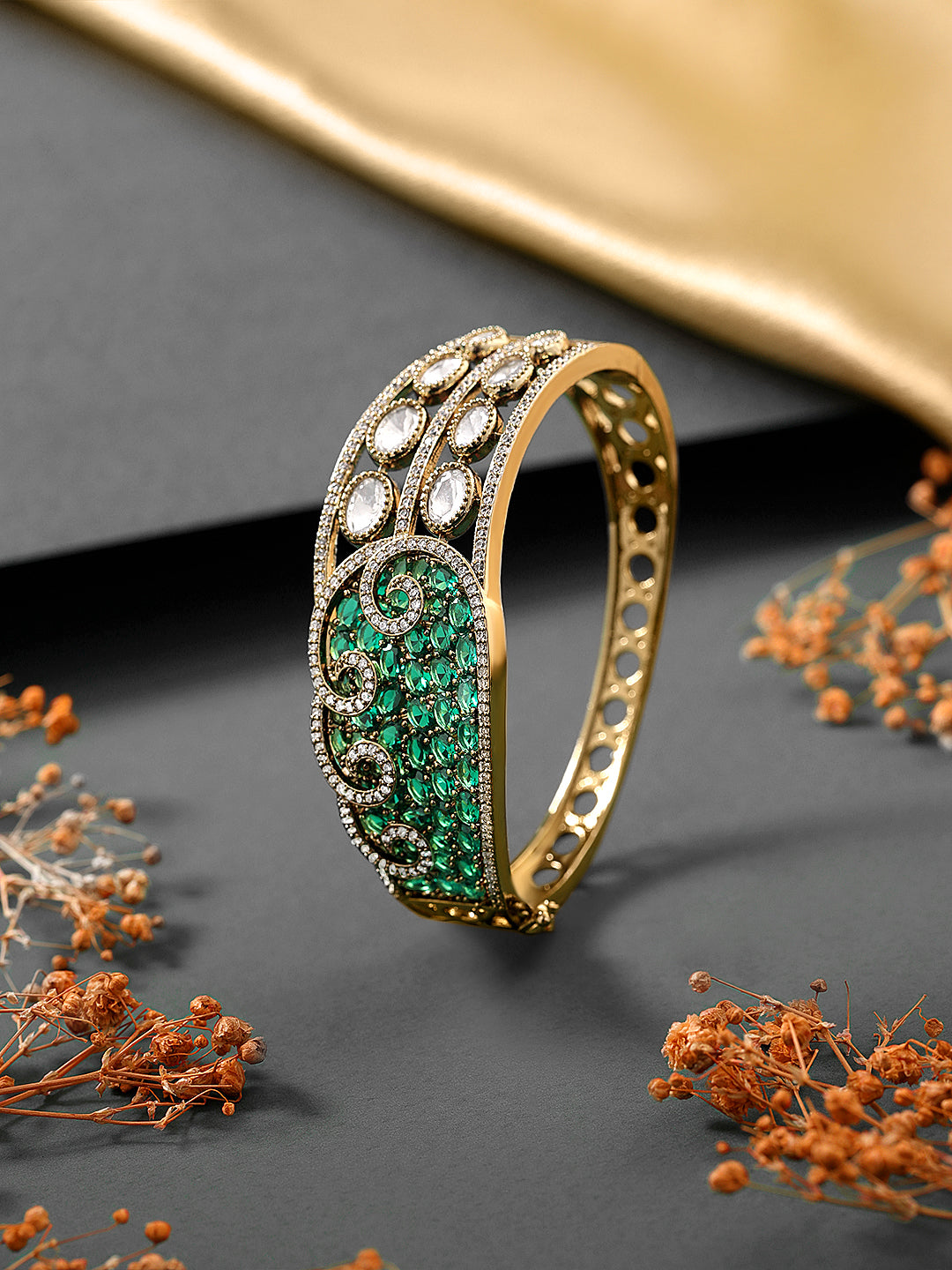 Itrani Royale Emerald with Uncut Diamond with Polki Stones Glam Statement Bracelet