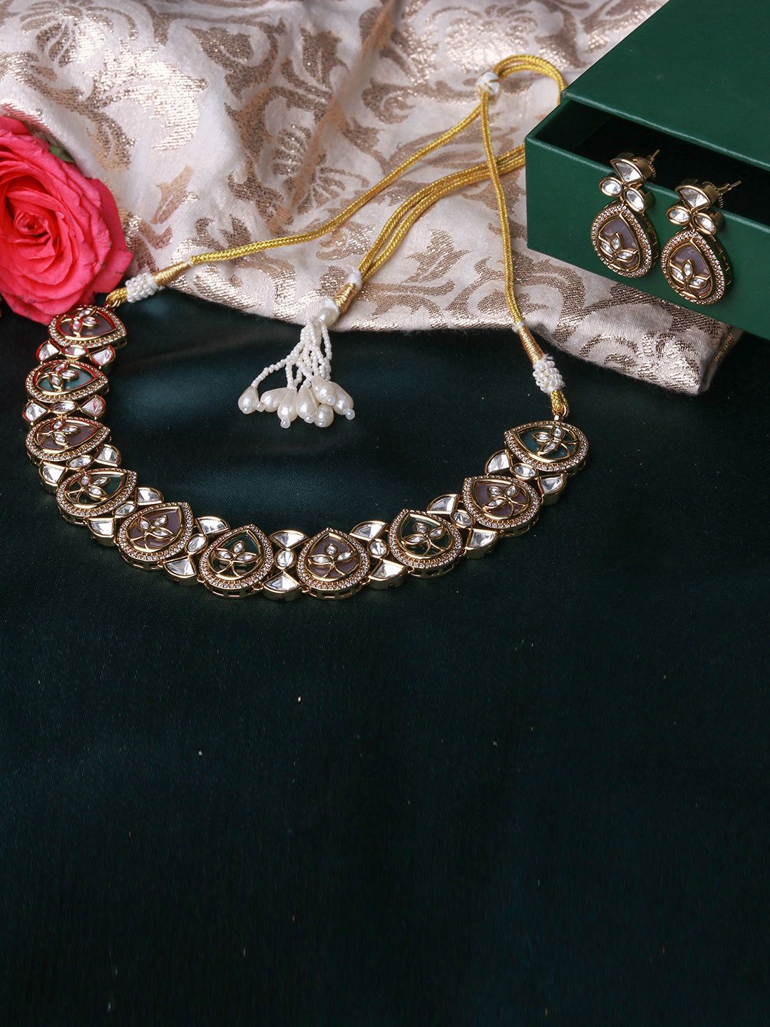 Itrani Graceful Teardrop Polki & Emerald Bridal Jewelry Set