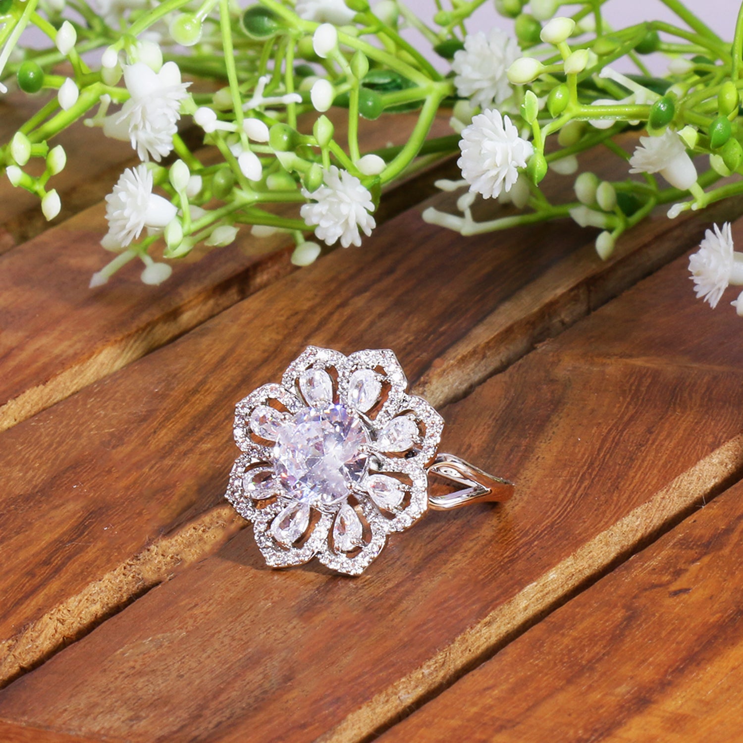 Itrani Silver Bloom Solitaire Floral Ring