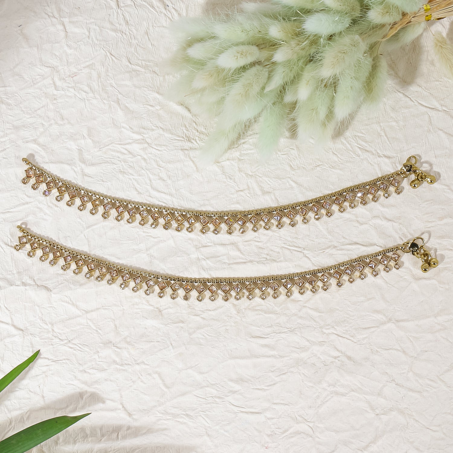 Itrani Classic Antique Diamond Payal with Elegant Detailing