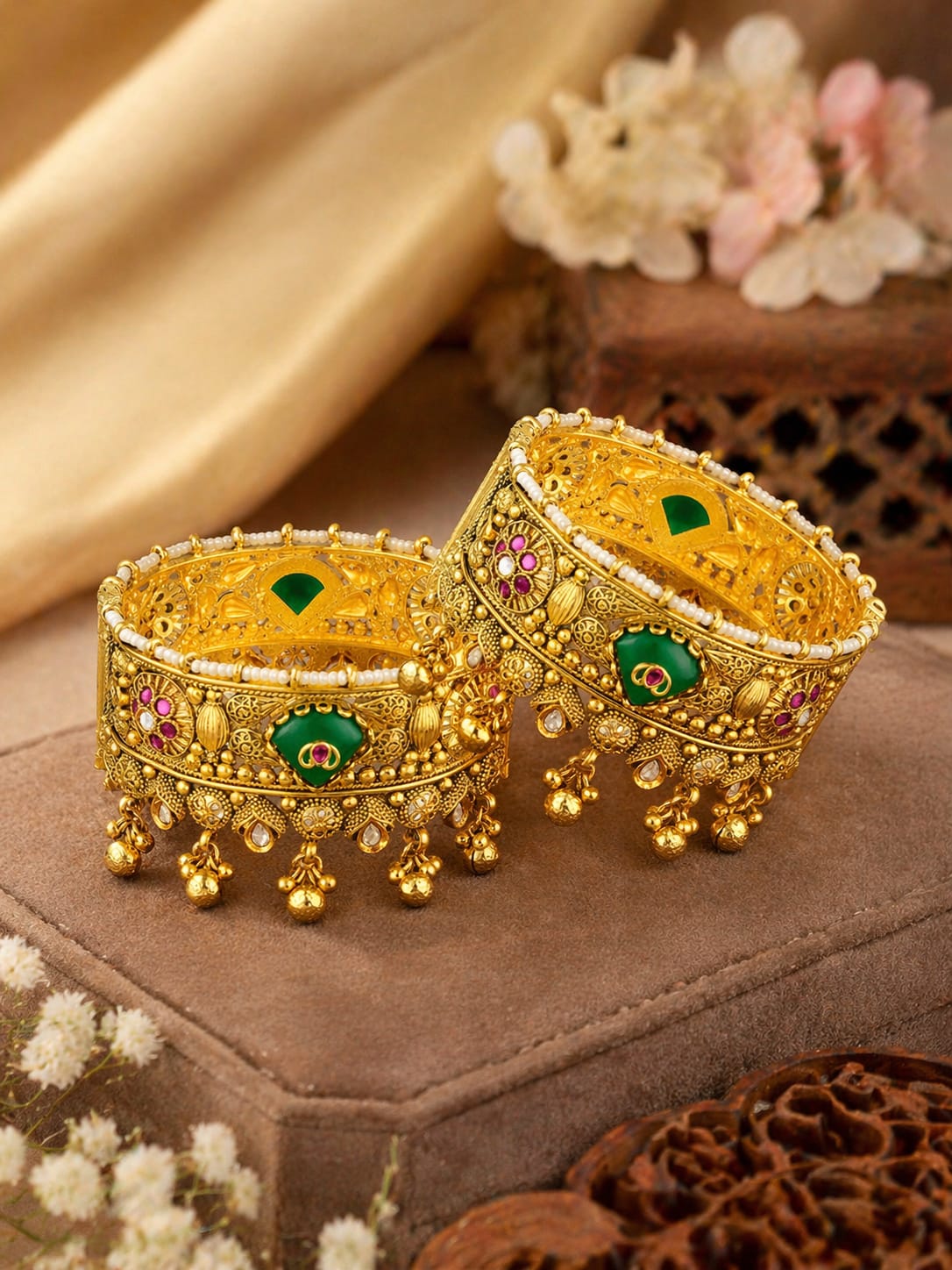 Itrani Rajwada Heritage Emerald, Gold Kada Bangles Set
