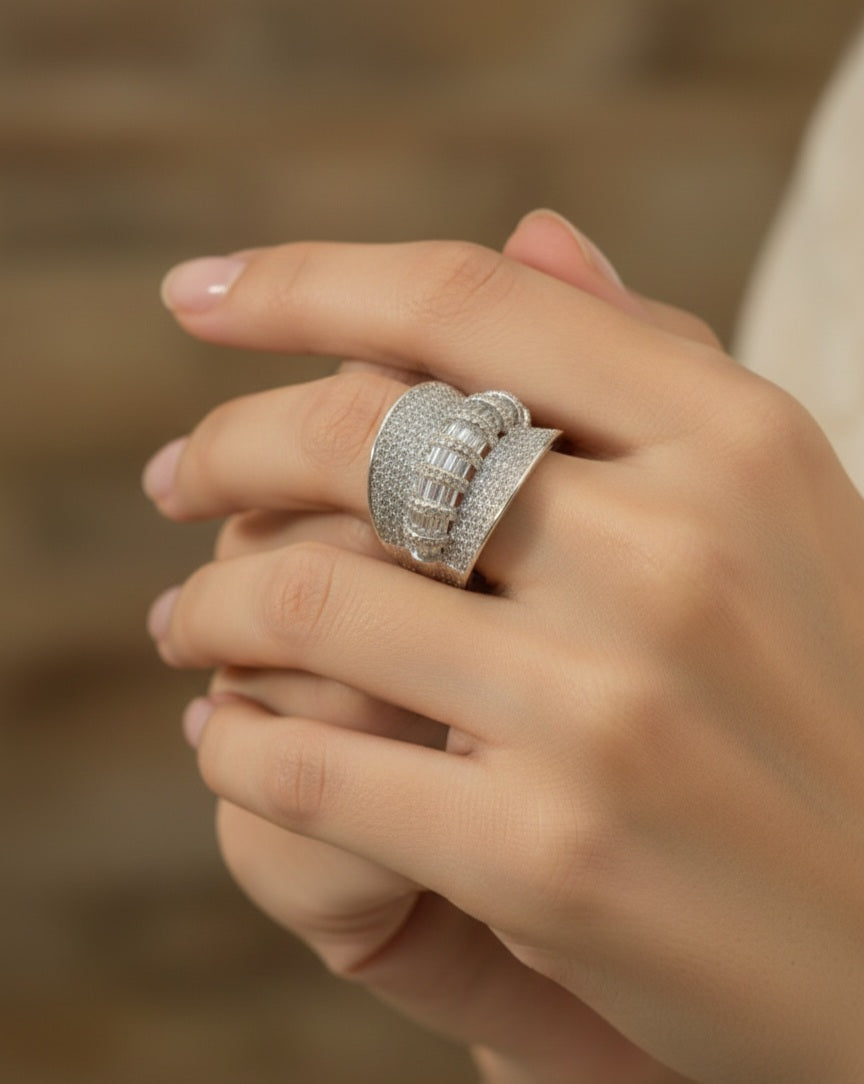 Itrani Crystal Swirl Statement Ring – Silver Elegance for Every Occasion