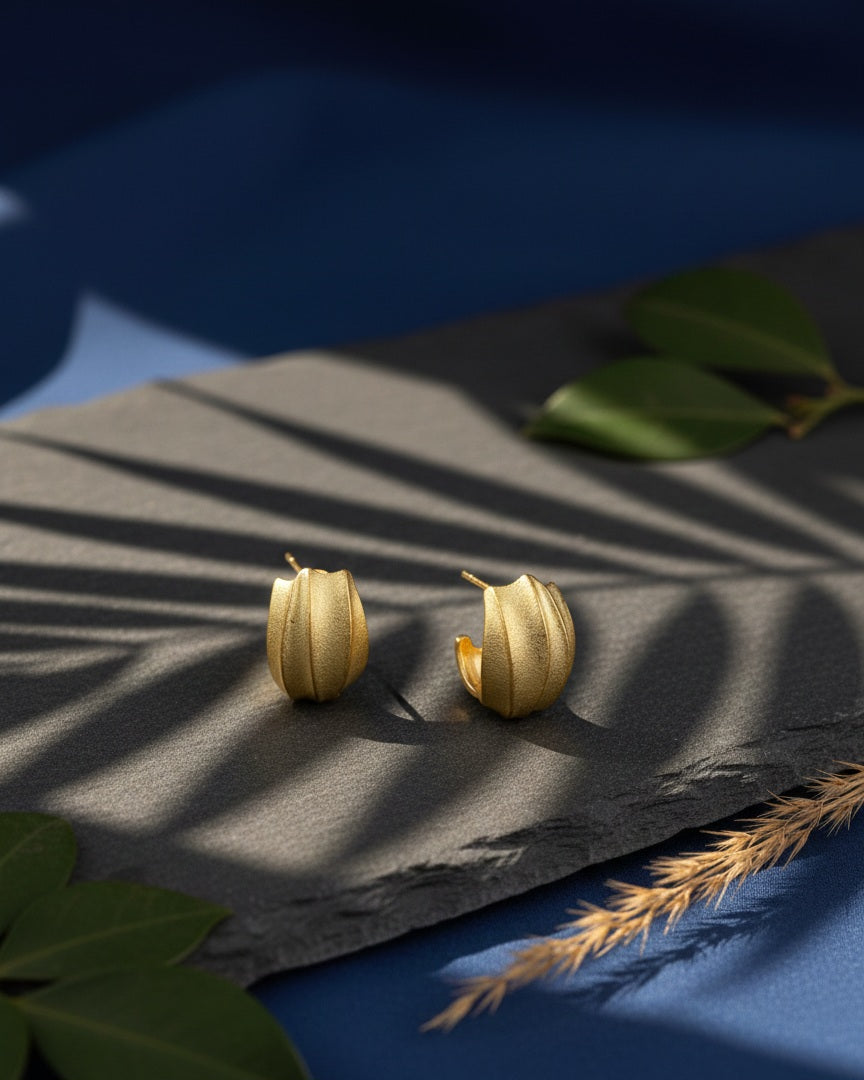 Itrani Sculpted Gleam Dome Earrings