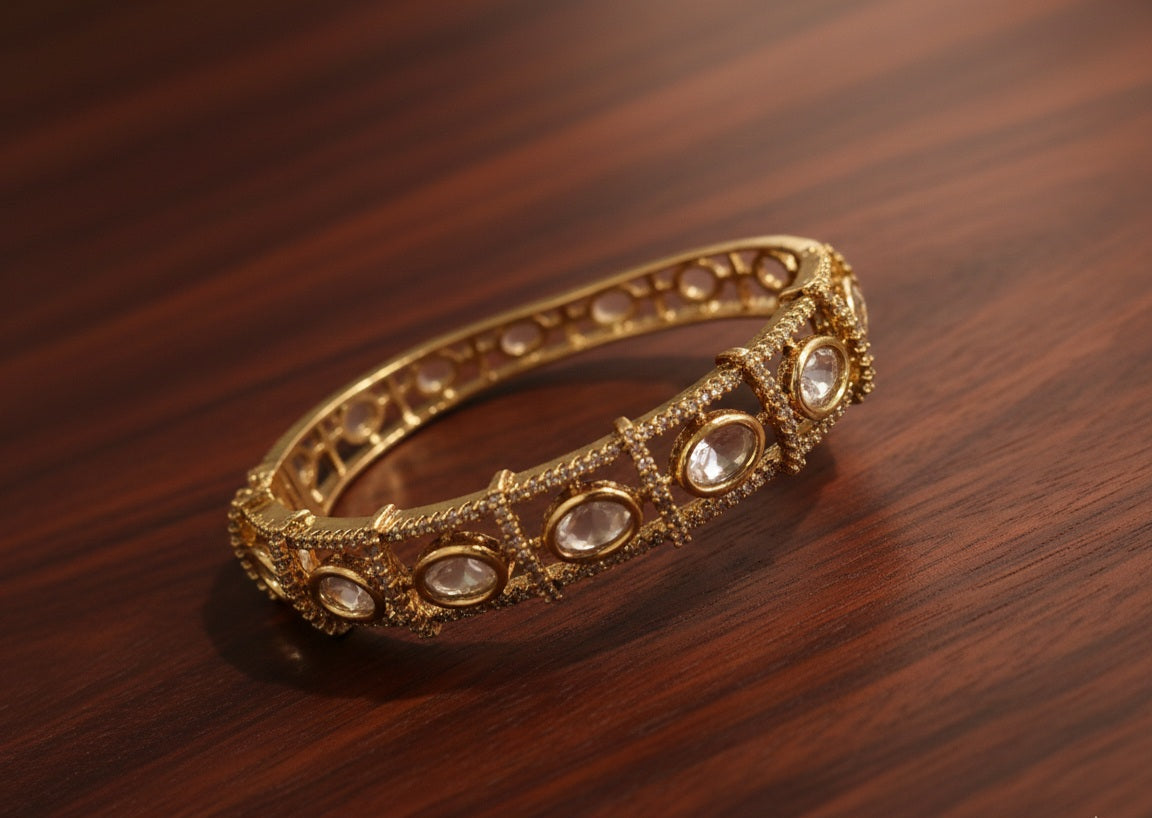 Itrani Elegant Kada Look Bracelet with Moissanite  Stone
