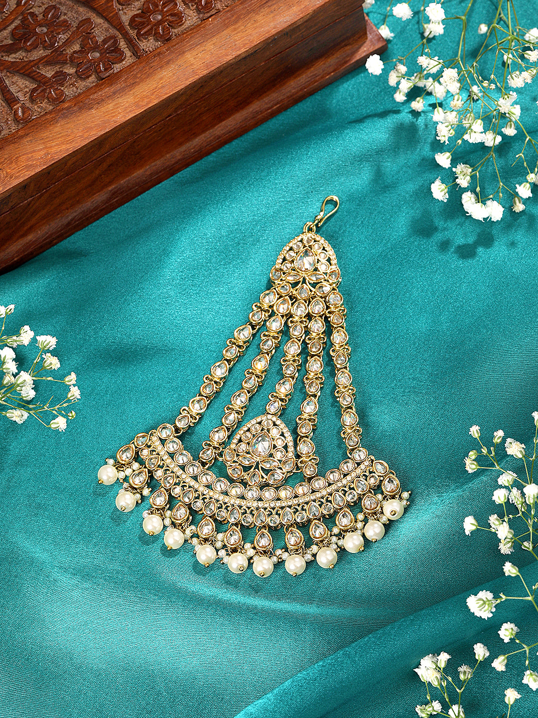 Itrani Emerald Noor Jhoomar Passa