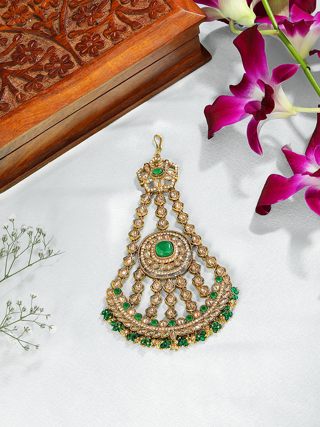 Itrani Emerald Stone Royale Jhoomar Passa