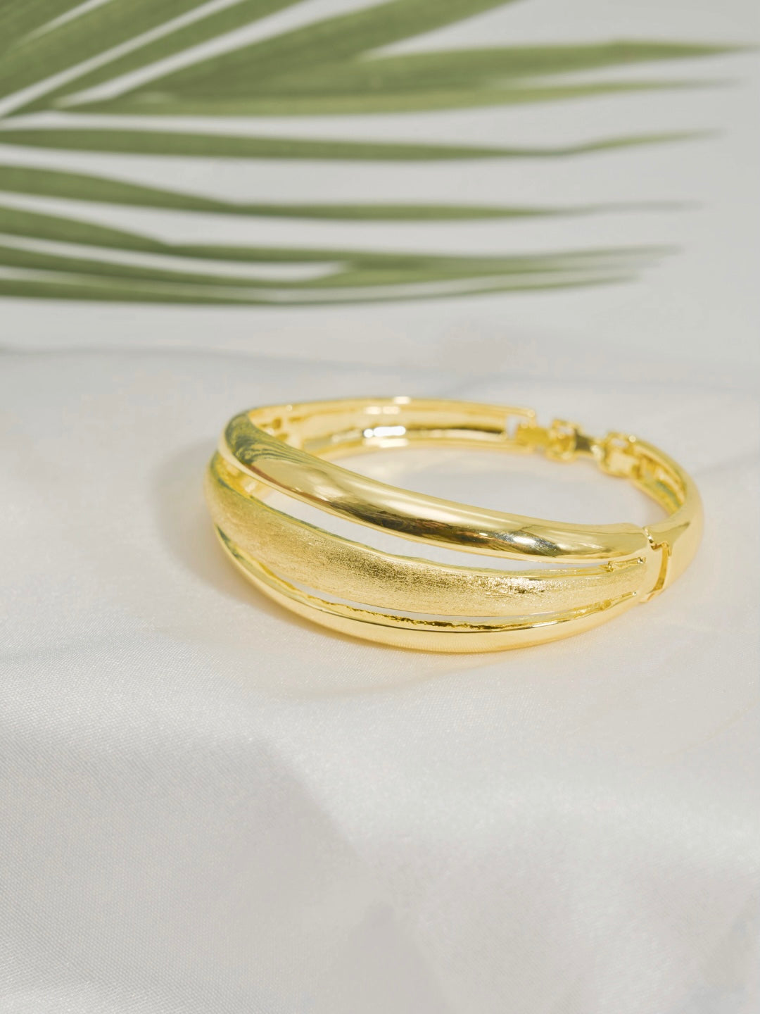 Itrani Silver Sleek Wave Cuff Bracelet