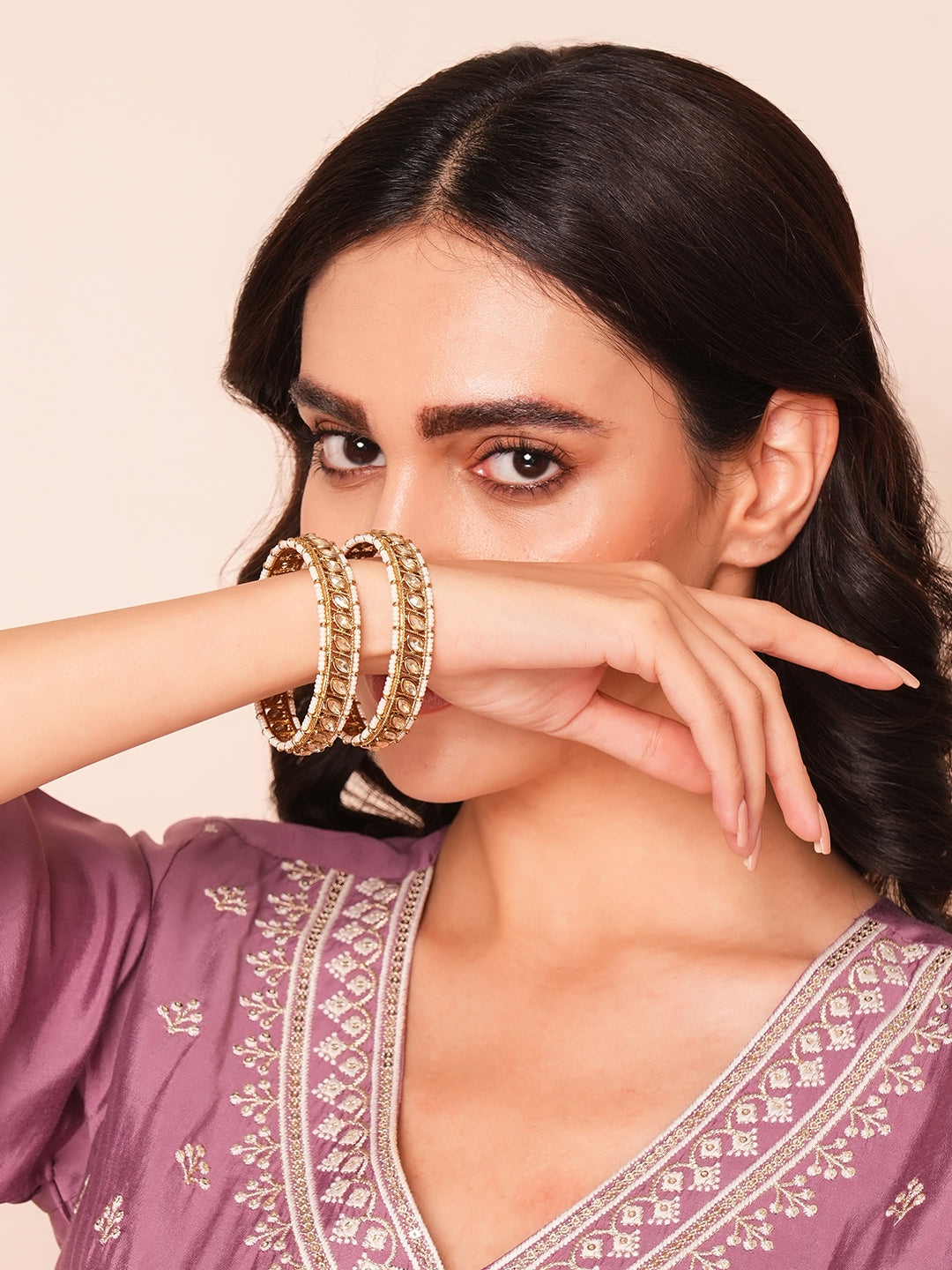 Itrani Elegant Golden Shadow Stone Bangles