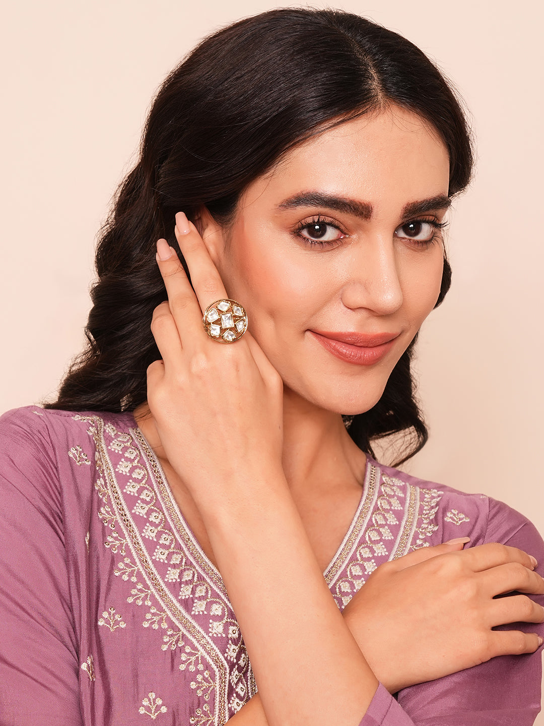 Itrani Elegant Gold-Toned Kundan Style American Diamond Cocktail Ring