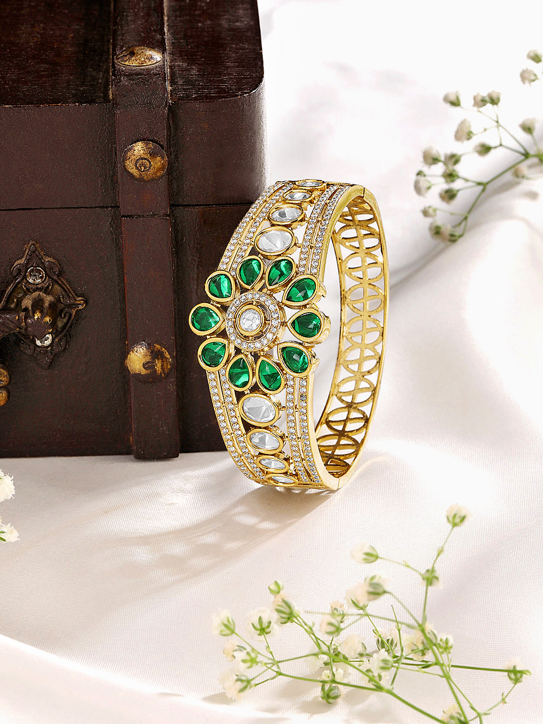 Itrani Floral Blossom Emerald Green Setting Stone Bracelet – Anti-Tarnish Brass Ethnic Bracelet for Women