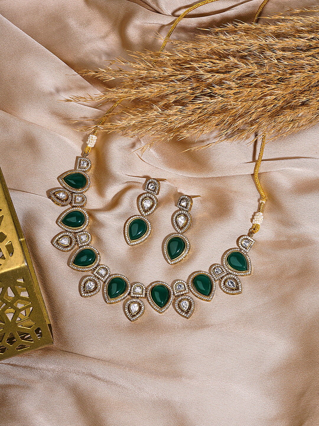 Itrani Mehndi Glow Polki Necklace with Aqua Emerald Droplet