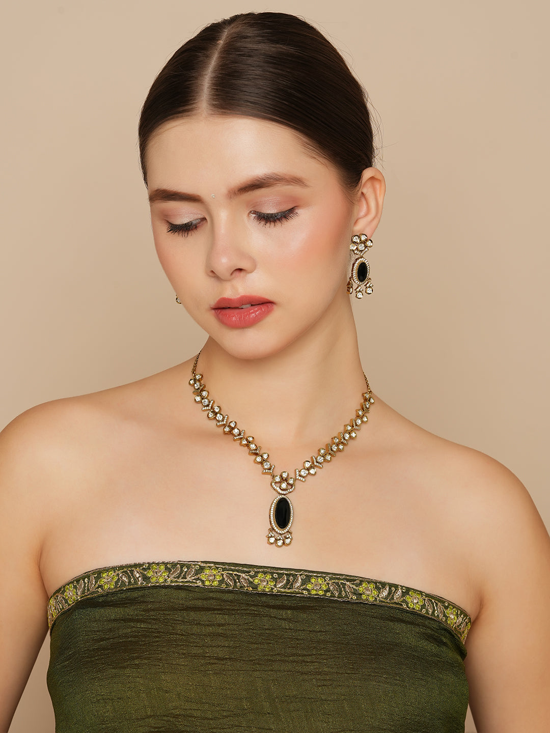 Itrani Floral Polki Necklace with Jet Black Stone