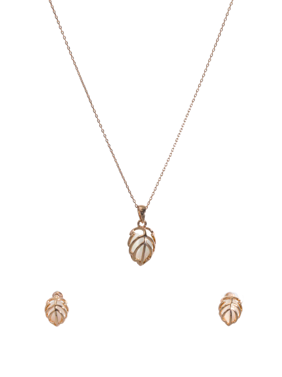 Itrani Nature’s Embrace Leaf Pendant Necklace – Elegant Botanical Charm